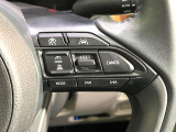 【レーダークルーズコントロール】高速道路での長距離走行が楽に!!自動で速度を保つクルーズコントロールが、衝突軽減システムと連携し、前方の車両を感知して車間を保つように速度調節してくれます!!