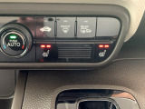 ■シートヒーター搭載で、運転席・助手席ともに冬でもすぐに温かく、快適なドライブが楽しめます。寒い季節に嬉しい機能です。