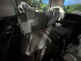 3列目シートはもちろん状態良好☆大人でもゆったりと座って頂けますので、大人数でのお出かけもラクラクです♪ご家族で、気の知れた仲間で、ドライブに行くのが楽しみですね♪