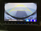 バックでの車庫入れも安心です! リアカメラが付いているバックモニター付のナビを装備しております。操作線もついており距離感も画面から確認できます。