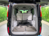 普段のお買い物や通勤、送迎等に十分な荷室スペースを確保しております。セカンドシートを倒すと、大きな荷物の積載も可能です♪