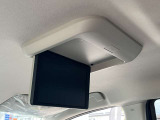 後席モニター付きです☆長距離ドライブに重宝します☆