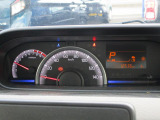 視認性の良いスピードメーターで夜も見やすく表示されますので夜道も安心ですね。
