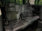 3列目シートはもちろん状態良好☆大人でもゆったりと座って頂けますので、大人数でのお出かけもラクラクです♪ご家族で、気の知れた仲間で、ドライブに行くのが楽しみですね♪