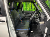 運転席まわりには十分なスペースがあり、大柄な方でもゆったり運転していただける環境です。