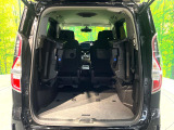 後席を格納すると、これだけの広さが!シーンに合わせたシートアレンジで、大きな荷物も積むことが出来ます♪