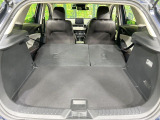 後席を格納すると、これだけの広さが!シーンに合わせたシートアレンジで、大きな荷物も積むことが出来ます♪