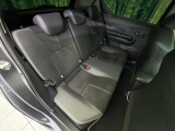 後部座席も気になるようなキズ・汚れやへたり等、大きなダメージはなく、良好な状態です。