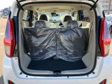 トランク(荷室)です!セカンドシートを折りたたむと長い荷物も収納できます。