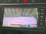 【バックカメラ】駐車時に後方がリアルタイム映像で確認できます。大型商業施設や立体駐車場での駐車時や、夜間のバック時に大活躍!運転スキルに関わらず、今や必須となった装備のひとつです!