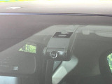 【ドライブレコーダー】ドライブレコーダー装備!走行中はもちろん、あおり運転や事故に遭遇した際、映像で記録し、万一のリスクに備えます。※記録用SDカードはお客様ご自身でご準備いただく必要があります。