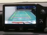 車両後方の映像を映すバックモニター。進路を確認しながら安全に車庫入れできます。