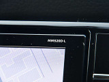 日産純正ナビゲーション9インチ大画面のMM520D-Lが付いています。