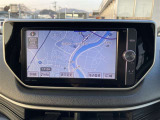 純正ナビを装備。タッチパネル式で使いやすく、お出かけもラクラクです。