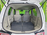 ラゲッジルームは、大容量のスペースを確保。普段のお買い物からレジャーまで、幅広く活躍してくれます!また、リアシートを倒すことでバリエーション豊かにお使いいただけます。