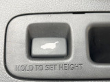 【パワーバックドア】スマートキーや運転席のボタンを押すだけでリアゲートが自動で開閉します!荷物を持っている時や、高い位置にあるバックドアを閉める際に便利な機能です♪