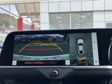 バックガイドモニターで、後方を確認しながら安心して駐車することができます。運転初心者も熟練者も必須の機能ですよ!