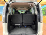 普段のお買い物や通勤、送迎等に十分な荷室スペースを確保しております。セカンドシートを倒すと、大きな荷物の積載も可能です♪