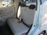 後部座席もゆったりスペースです。