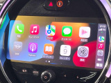 ●Apple Car Play:スマホとの有線接続で、ナビ・オーディオ再生などスマホのアプリ機能が画面でも使える便利機能です!
