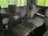 3列目シートはもちろん状態良好☆大人でもゆったりと座って頂けますので、大人数でのお出かけもラクラクです♪ご家族で、気の知れた仲間で、ドライブに行くのが楽しみですね♪