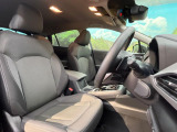 運転席シート廻りは使用感も少なく、良好な状態となっています。前オーナー様が丁寧に使っていたことがよくわかりますね。