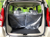 普段のお買い物や通勤、送迎等に十分な荷室スペースを確保しております。セカンドシートを倒すと、大きな荷物の積載も可能です♪