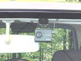 【ドライブレコーダー】ドライブレコーダー装備!走行中はもちろん、あおり運転や事故に遭遇した際、映像で記録し、万一のリスクに備えます。※記録用SDカードはお客様ご自身でご準備いただく必要があります。