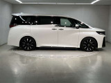 最大3年先まで延長可能なロングラン保証&alpha;(有料)もご用意しております。無料保証期間1年に安心をプラスする、1年または2年の延長保証がお選び頂けます。もちろん、走行距離は無制限です。