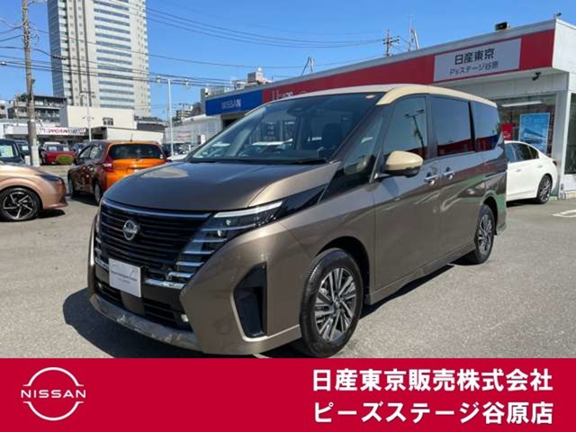 セレナ 1.4 e-4ORCE ハイウェイスターV 4WD 