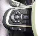 ステアリングスイッチ装備!運転しながら手元でオーディオの操作などができます。