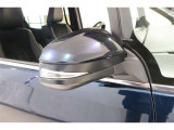 サイドターンランプ付きドアミラー。車両のドレスアップと右左折時の被視認性を兼ね備えたお洒落なミラーです。