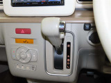 インパネシフトのオートマチックトランスミッションです。