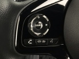ステアリングリモコンは、運転中でも簡単に音量調整やチャンネル変更もできます!わき見運転防止にもつながるので安心です♪