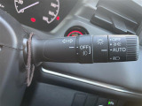 【 オートライト 】オートライトなのでライトの点け忘れを気にすることなく運転が出来ます。