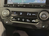 オートエアコン付きなので一度、気温を設定すれば自動的に過ごし易い温度に調整してくれますよ。 車内をいつでも快適空間にしてくれます。