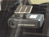万が一のトラブルのときにも役に立つドライブレコーダーを装備しています。側面衝突や幅寄せ・割り込み対策に!