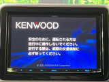 【大画面ナビ】人気の大型8インチナビを装備。存在感のある大画面はインパクト大!ナビ利用時のマップ表示は見やすく、テレビやDVDは臨場感がアップ!いつものドライブがグッと楽しくなります♪