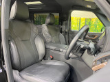 運転席シート廻りは使用感も少なく、良好な状態となっています。前オーナー様が丁寧に使っていたことがよくわかりますね。
