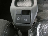 電動パーキングブレーキを搭載。スイッチ操作でパーキングブレーキを作動・解除することが可能ですので、操作の力が不要ですよ♪