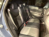 後部座席も気になるようなキズ・汚れやへたり等、大きなダメージはなく、良好な状態です。