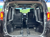 普段のお買い物や通勤、送迎等に十分な荷室スペースを確保しております。セカンドシートを倒すと、大きな荷物の積載も可能です♪