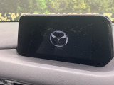 【マツダコネクトナビ】車内の雰囲気にマッチした一体型タイプのナビ。各種車輌設定やBluetooth再生等、様々な機能が楽しめます。