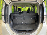 普段のお買い物や通勤、送迎等に十分な荷室スペースを確保しております。セカンドシートを倒すと、大きな荷物の積載も可能です♪