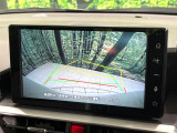 【バックカメラ】駐車時に後方がリアルタイム映像で確認できます。大型商業施設や立体駐車場での駐車時や、夜間のバック時に大活躍!運転スキルに関わらず、今や必須となった装備のひとつです!
