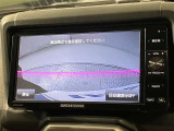 バックカメラが付いているので後方確認が非常にしやすいです。今や運転初心者も熟練者も必須装備!ついていて損はないですね♪