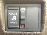 【パワースライドドア】スマートキーや運転席のスイッチでスライドドアの開閉が可能♪電動だから力を入れてドアを開ける必要が無く、小さいお子様でも、重い荷物を持っている時もラクに開け閉めできます♪