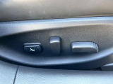【パワーシート】スイッチ一つで簡単にシートの微調整が可能!電動だから力もいりません!快適なシートポジションにセットして、快適なドライブをお楽しみください。