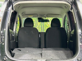 普段のお買い物や通勤、送迎等に十分な荷室スペースを確保しております。セカンドシートを倒すと、大きな荷物の積載も可能です♪