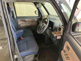 たとえばダイハツのお店にある、たくさんのスマアシ搭載車は、正常に作動する事をしっかり確認します。